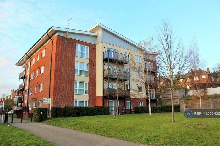 2 Bedroom Flat To Rent In Tadros Court, High Wycombe, HP13