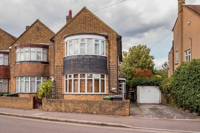 2 Bedroom Flat To Rent In Grove Road, London, E17