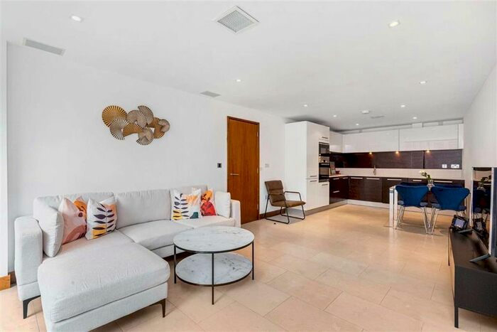 2 Bedroom Flat To Rent In Phoenix Street, London, WC2H