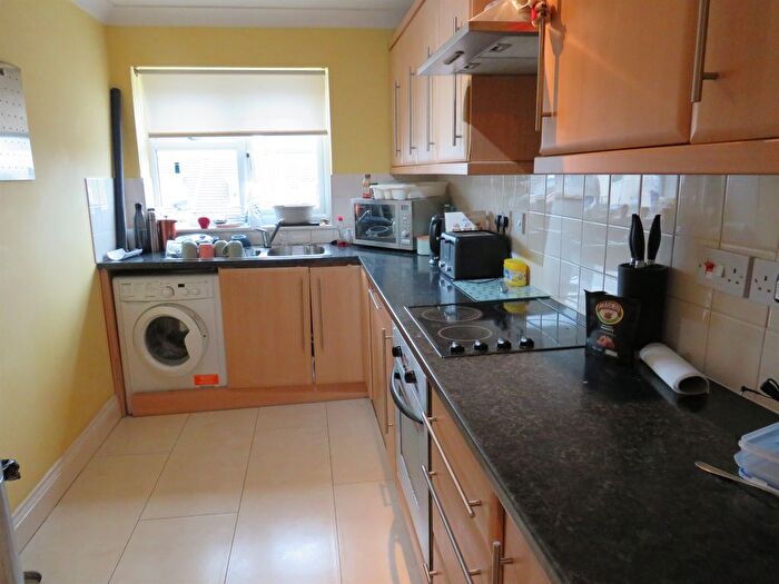 2 Bedroom Flat For Sale In Fields View, Wellingborough, NN8