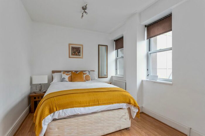 Studio To Rent In New Cavendish Street, London, W1W