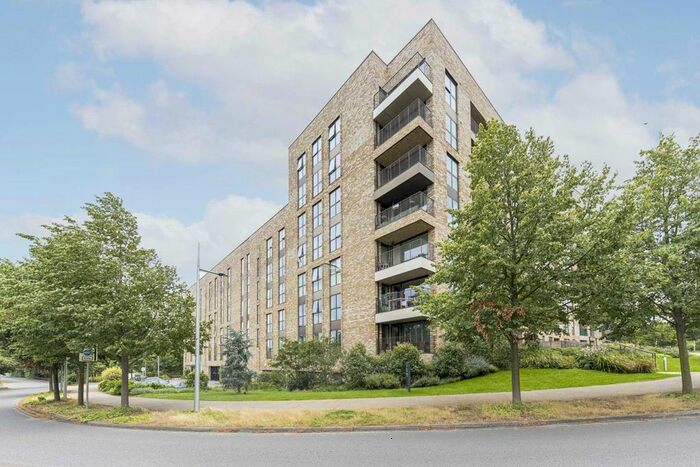 2 Bedroom Flat To Rent In Lakeside Drive, Park Royal, London, NW10