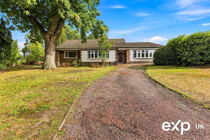 4 Bedroom Detached Bungalow For Sale In Longdale Lane, Ravenshead, NG15