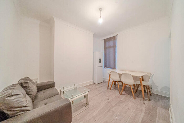 4 Bedroom Terraced House To Rent In Neston St, Liverpool, Merseyside, L4