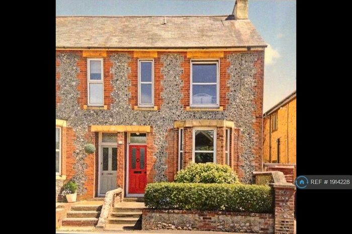 4 Bedroom Semi-Detached House To Rent In Whyke Road, Chichester, PO19