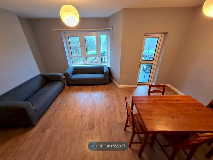 2 Bedroom Flat To Rent In Crowlin Crescent, Glasgow, G33