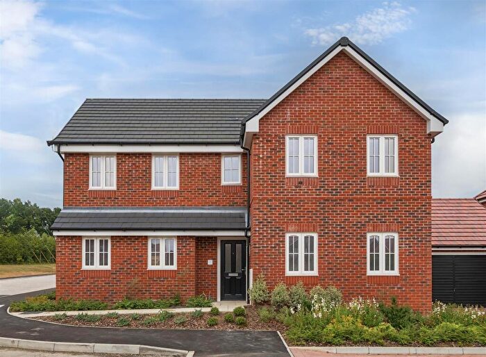 4 Bedroom Detached House For Sale In Maddoxford Gardens, Boorley Green, SO32