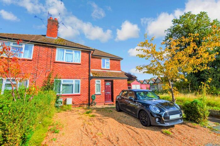 2 Bedroom Maisonette To Rent In Royston Road, Byfleet, West Byfleet, Surrey KT14