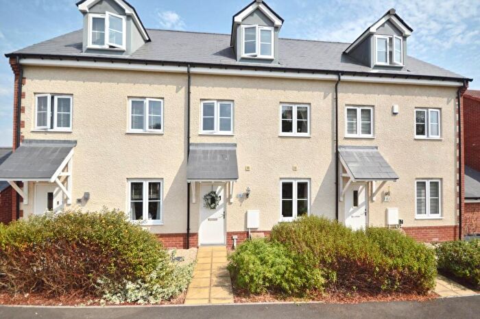 3 Bedroom Town House For Sale In Alexander Road, Keynsham, BS31