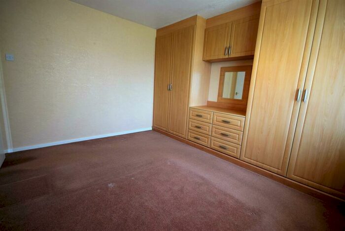2 Bedroom Semi-Detached Bungalow For Sale In Danebury Road, Woodhouse, Brighouse, HD6