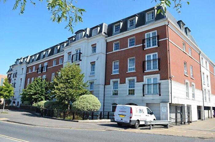 2 Bedroom Flat To Rent In Station Approach, Epsom, Surrey., KT19