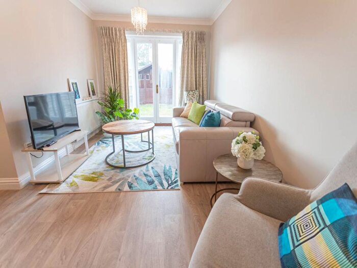 3 Bedroom Property To Rent In Lavender Row, King Edwards Rise, Ascot, SL5