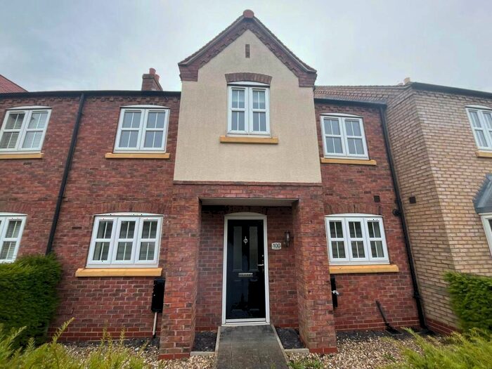 3 Bedroom House To Rent In Shinewater Park, Kingswood, Hull, HU7