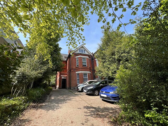 2 Bedroom Flat To Rent In Suffolk Road, Bournemouth, Dorset, BH2