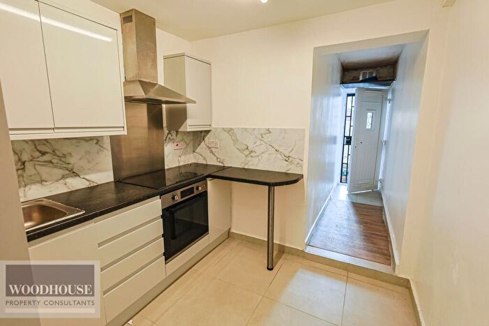 2 Bedroom Apartment To Rent In High Street, Waltham Cross, EN8