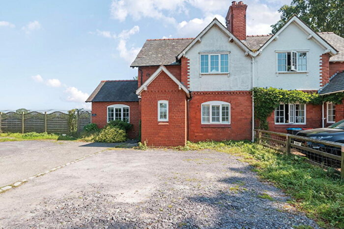 3 Bedroom Semi-Detached House For Sale In Aldford Road, Huntington, Chester, CH3