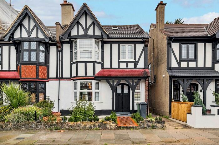 4 Bedroom Semi-Detached House To Rent In Penistone Road, London, SW16