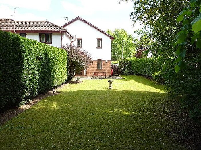 2 Bedroom Mews To Rent In Alvanley Close, Sale, M33