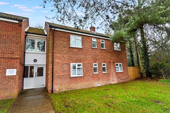 2 Bedroom Flat For Sale In Half-Year Close, East Runton, Cromer, NR27