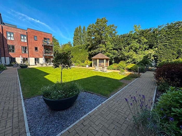 1 Bedroom Flat For Sale In Woodlands Road, Heaton Mersey, Stockport, SK4