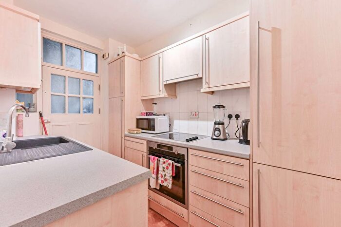 1 Bedroom Flat To Rent In Gloucester Place, Regent's Park, London, NW1