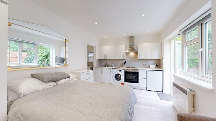 Studio To Rent In Aberdare Gardens, London, NW6