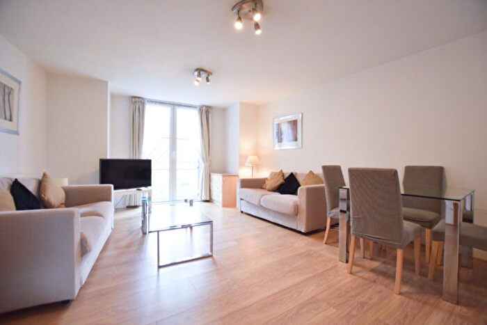 3 Bedroom Flat To Rent In Alberts Court, Palgrave Gardens, London, NW1