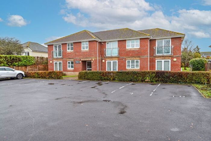 2 Bedroom Flat For Sale In Hambledon Road, Waterlooville, PO7