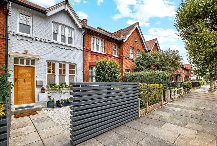 2 Bedroom Detached House For Sale In Kenwood Road, Highgate, London, N6