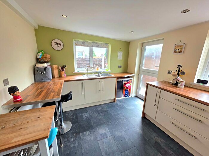 3 Bedroom Terraced House For Sale In Portland Street, New Houghton, NG19