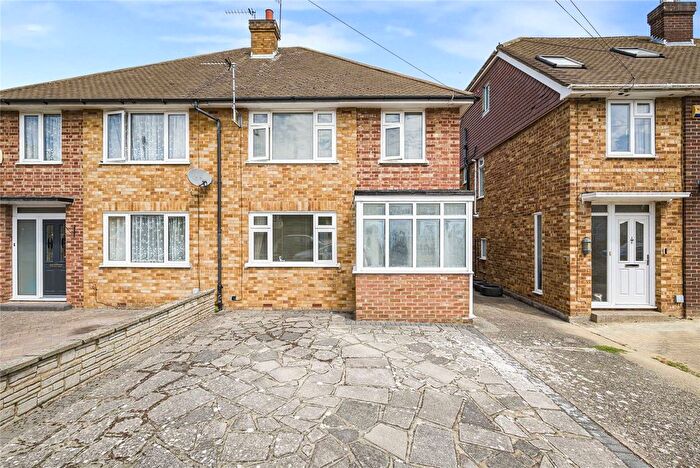 3 Bedroom Semi Detached House For Sale In Eden Road, Bexley, Kent, DA5