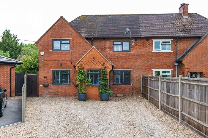 4 Bedroom Semi-Detached House For Sale In Choseley Road, Knowl Hill, Reading, Berkshire, RG10