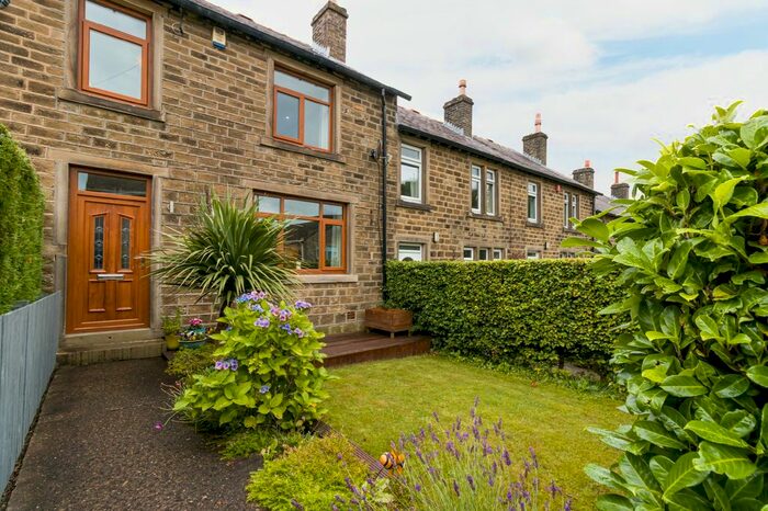 3 Bedroom Terraced House To Rent In Chapelgate, Scholes, Holmfirth HD9