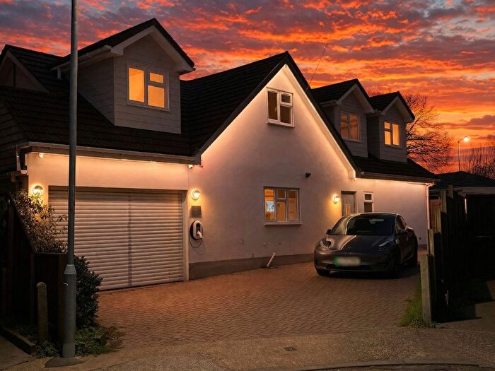 5 Bedroom Detached House For Sale In Heathfield, Benfleet, SS7