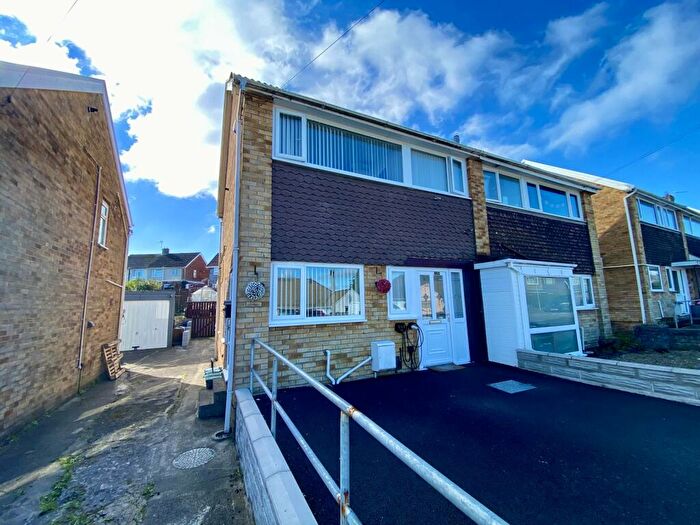 4 Bedroom Semi-Detached House For Sale In Penrhiw Road, Morriston, Swansea, City And County Of Swansea., SA6