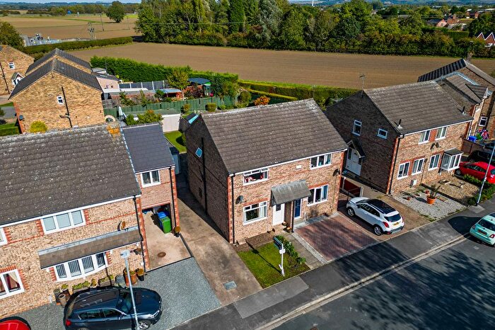 2 Bedroom Semi-Detached House For Sale In Meadow Lane, Brough, HU15