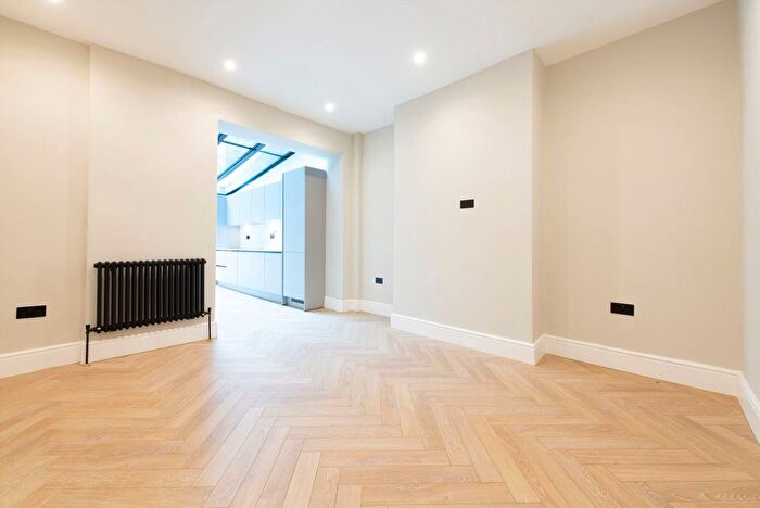 2 Bedroom Flat For Sale In Alderney Street, Pimlico Grid, London, SW1V