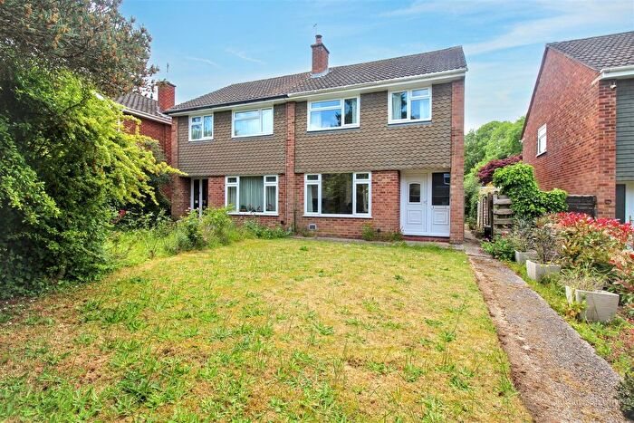3 Bedroom Semi-detached House For Sale In Rutherford Walk, Tilehurst, Reading, RG31
