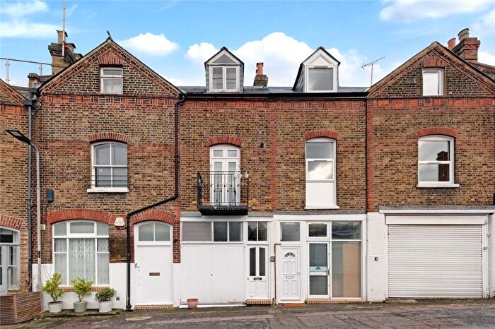 1 Bedroom Apartment To Rent In Canfield Place, London, NW6