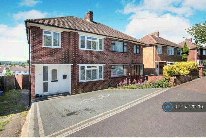 3 Bedroom Semi-Detached House To Rent In Grampian Way, Luton, LU3