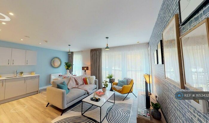 2 Bedroom Flat To Rent In Bartley Square, Hook, RG27