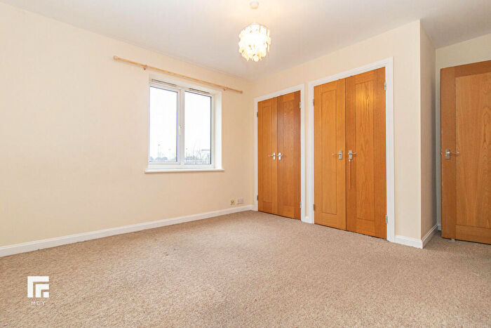2 Bedroom Apartment To Rent In Adventurers Quay, Cardiff Bay, CF10