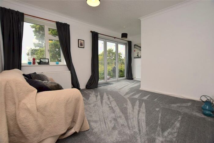 2 Bedroom Apartment To Rent In Flat F, Alwoodley Court, Alwoodley Lane, Leeds, LS17