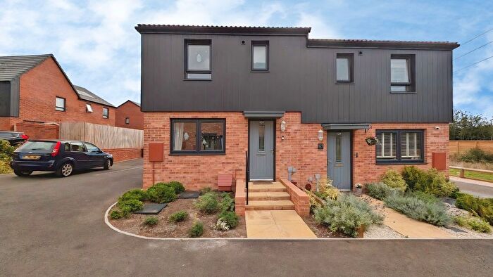 3 Bedroom Semi-Detached House For Sale In Hutchinson Road, Yate, Bristol, BS37