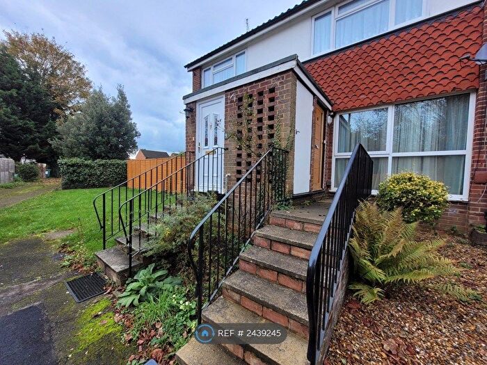 2 Bedroom Maisonette To Rent In Brampton Court, Maidenhead, SL6