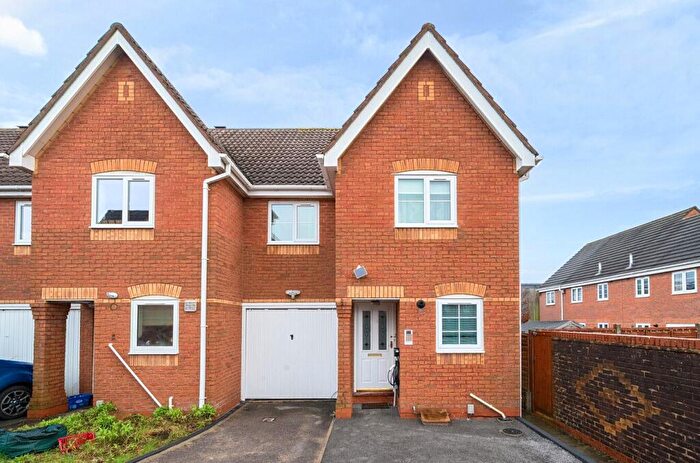 3 Bedroom End Of Terrace House For Sale In Watson Acre, Andover, SP10