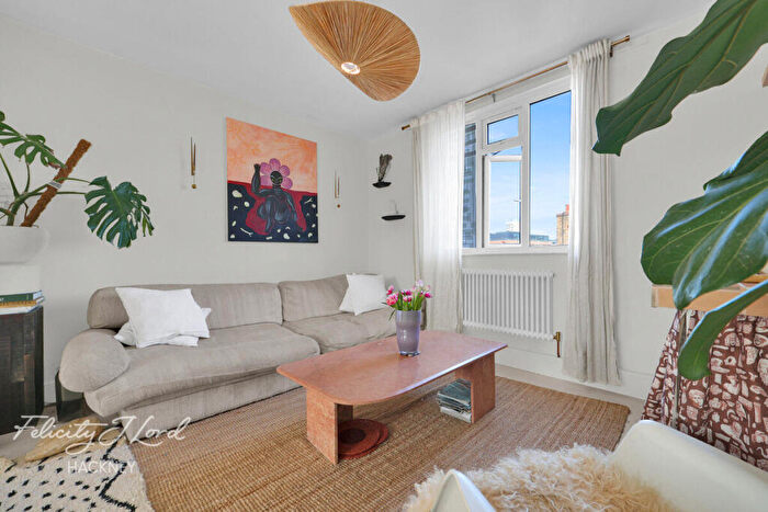 2 Bedroom Flat For Sale In Well Street, London, E9