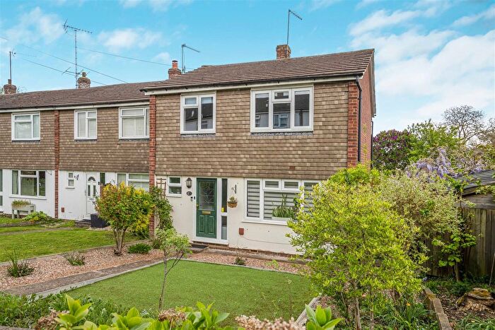 3 Bedroom End Of Terrace House For Sale In Aldebury Road, Maidenhead, SL6
