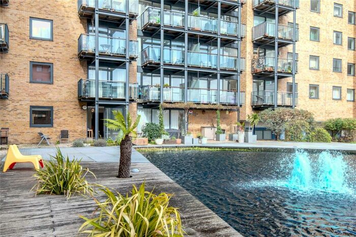 1 Bedroom Apartment To Rent In Berglen Court, E14