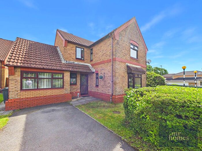 4 Bedroom Detached House For Sale In Woosnam Close, Penylan, Cardiff, CF23